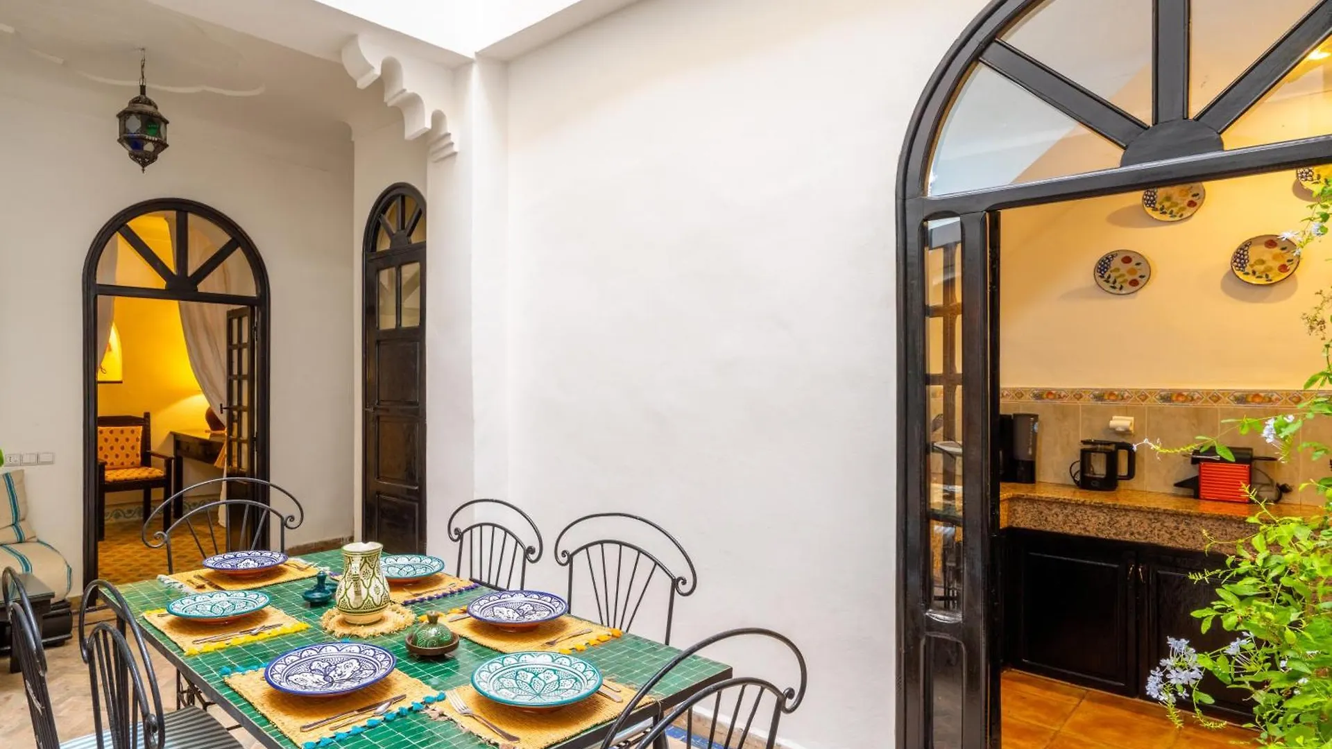 Riad Sharqi Luminous A Sunny In Marrakech Old Town Marrakesh Marruecos